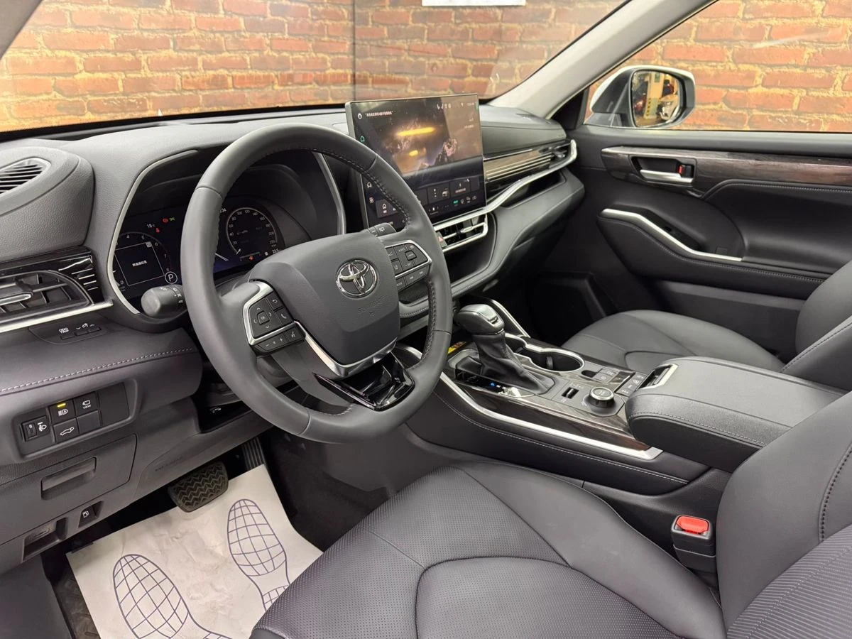 Toyota Highlander, 2025г, полный привод, автомат