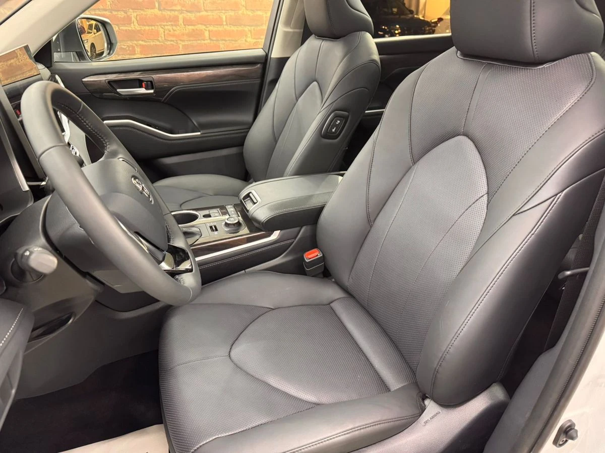 Toyota Highlander, 2025г, полный привод, автомат