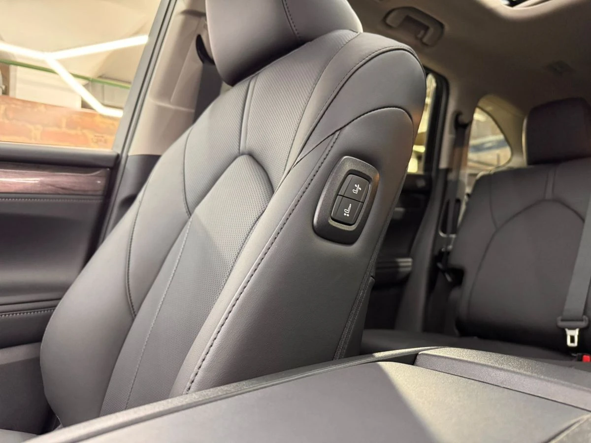 Toyota Highlander, 2025г, полный привод, автомат