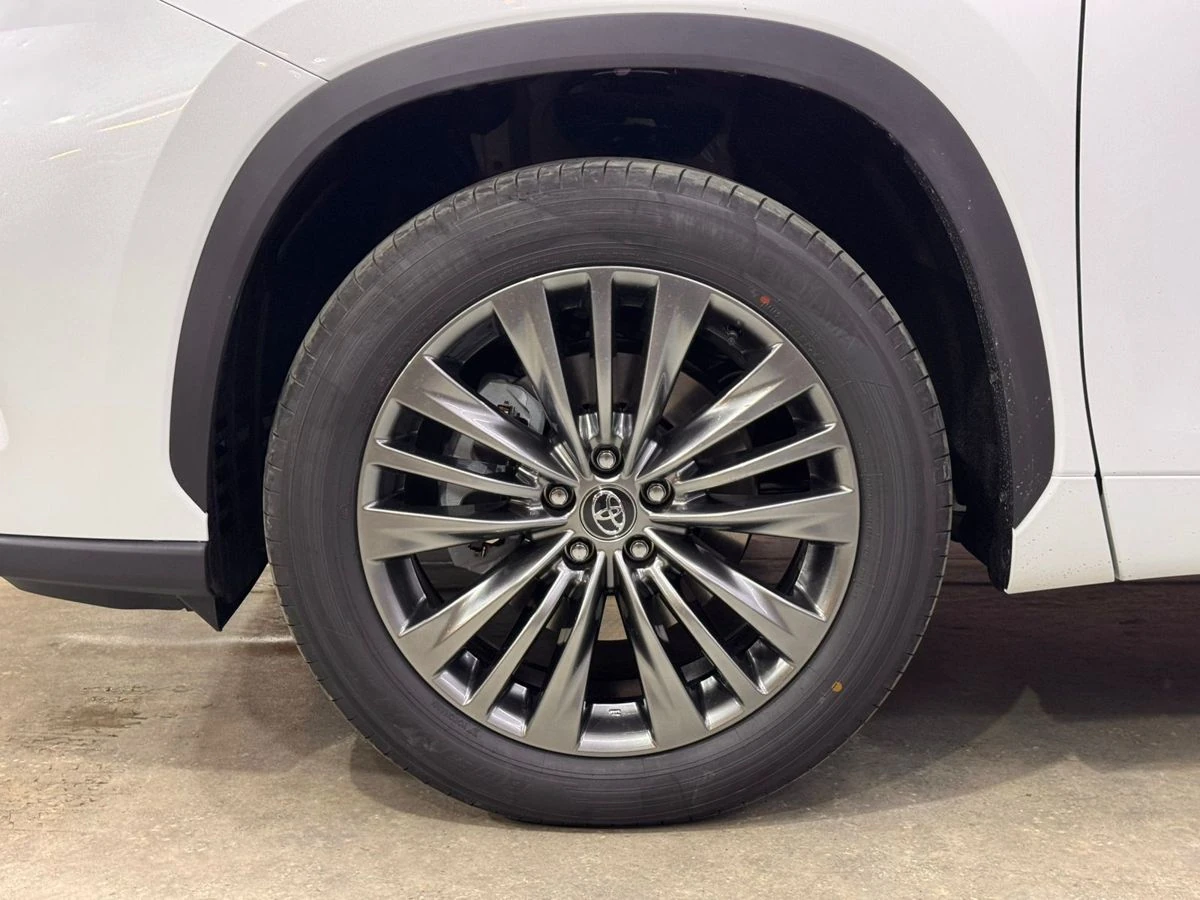 Toyota Highlander, 2025г, полный привод, автомат