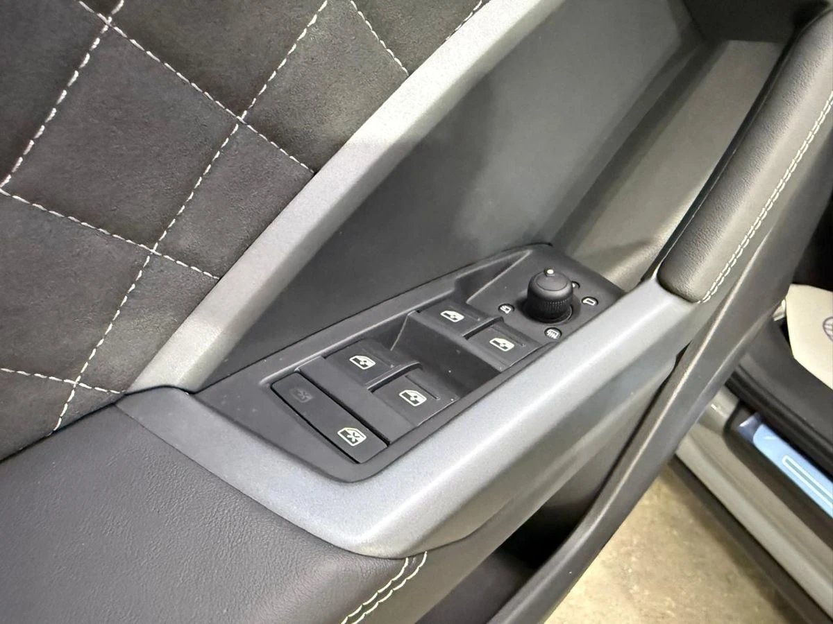 Audi Q3, 2025г, передний привод, робот