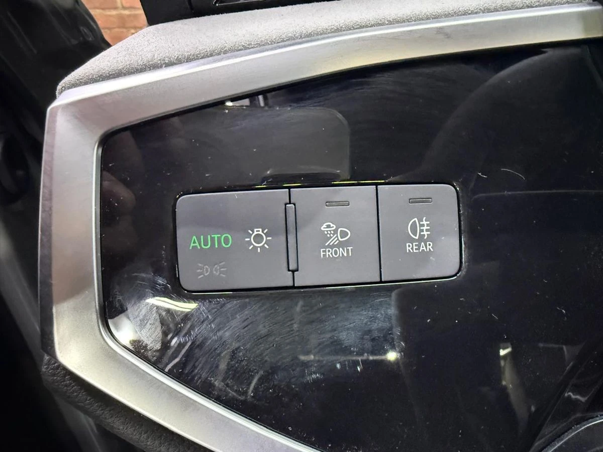 Audi Q3, 2025г, передний привод, робот
