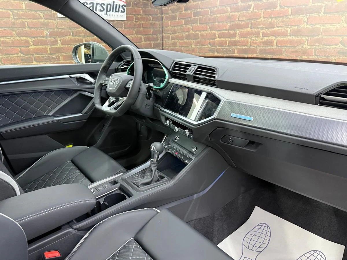 Audi Q3, 2025г, передний привод, робот