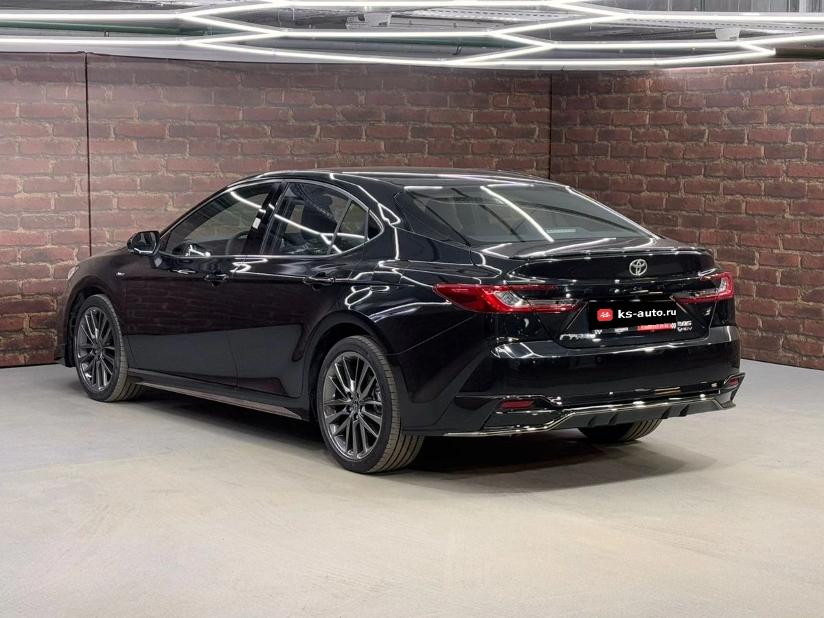Toyota Camry, 2025г, передний привод, вариатор