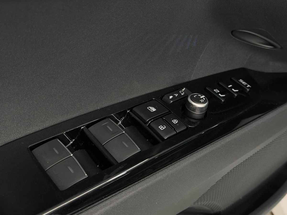 Toyota Camry, 2025г, передний привод, вариатор