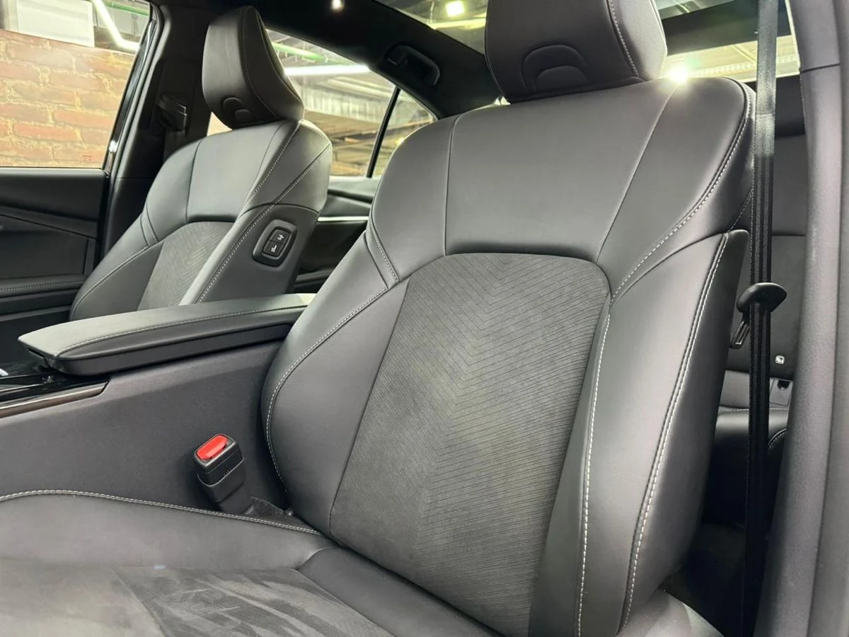 Toyota Camry, 2025г, передний привод, вариатор