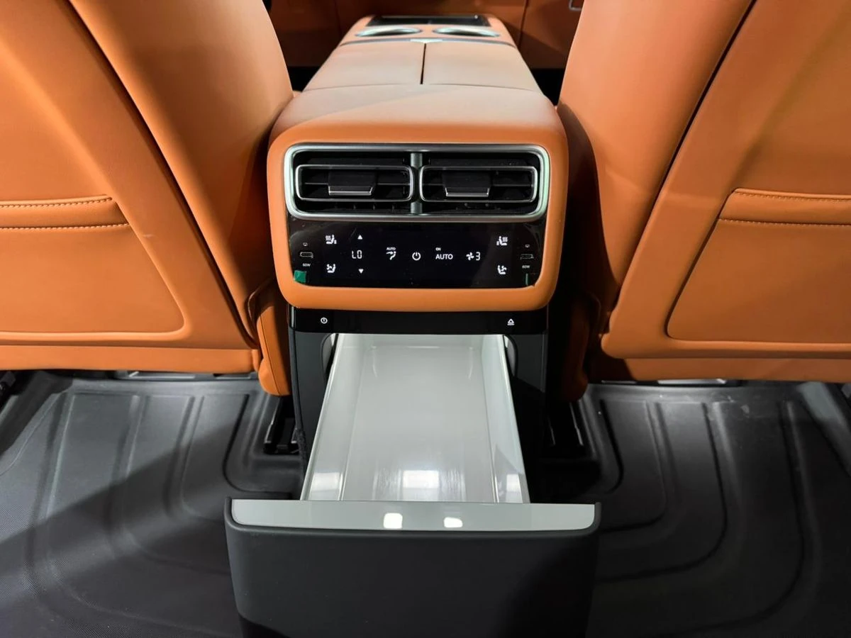 Lixiang L6, 2024г, полный привод, автомат