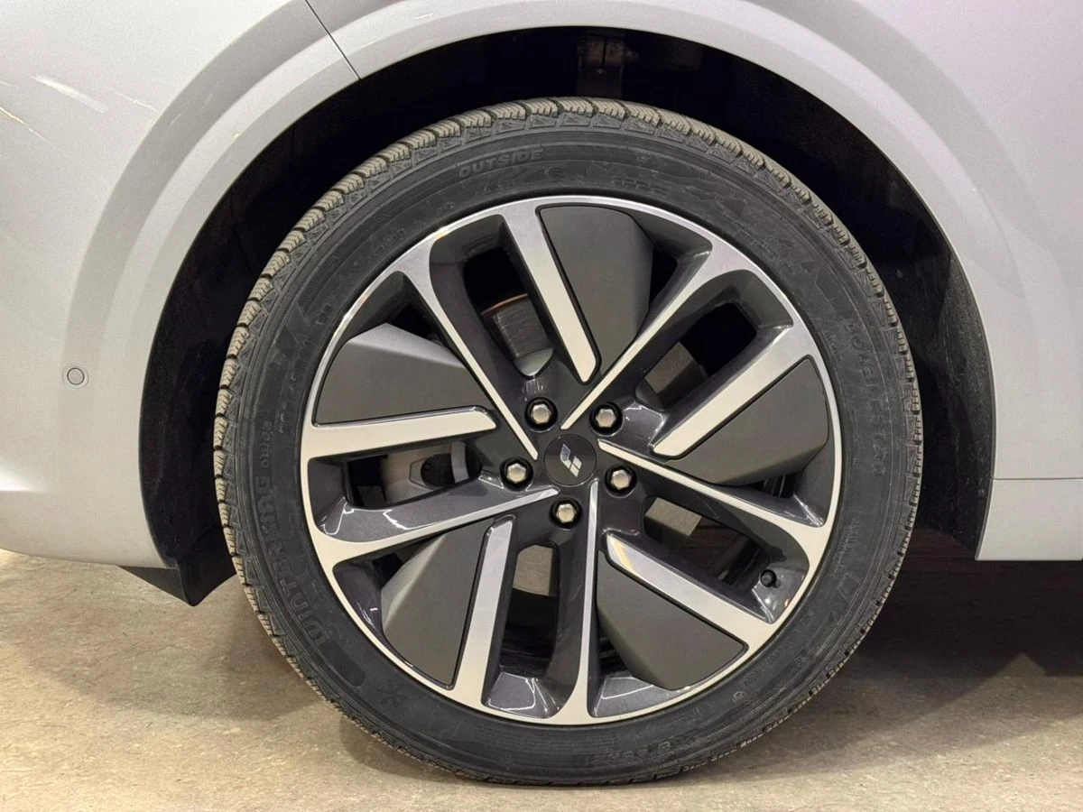 Lixiang L6, 2024г, полный привод, автомат