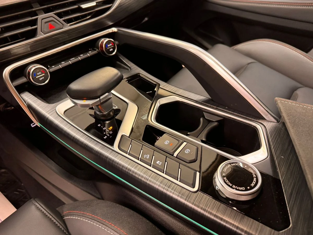 Geely Tugella, 2024г, полный привод, автомат
