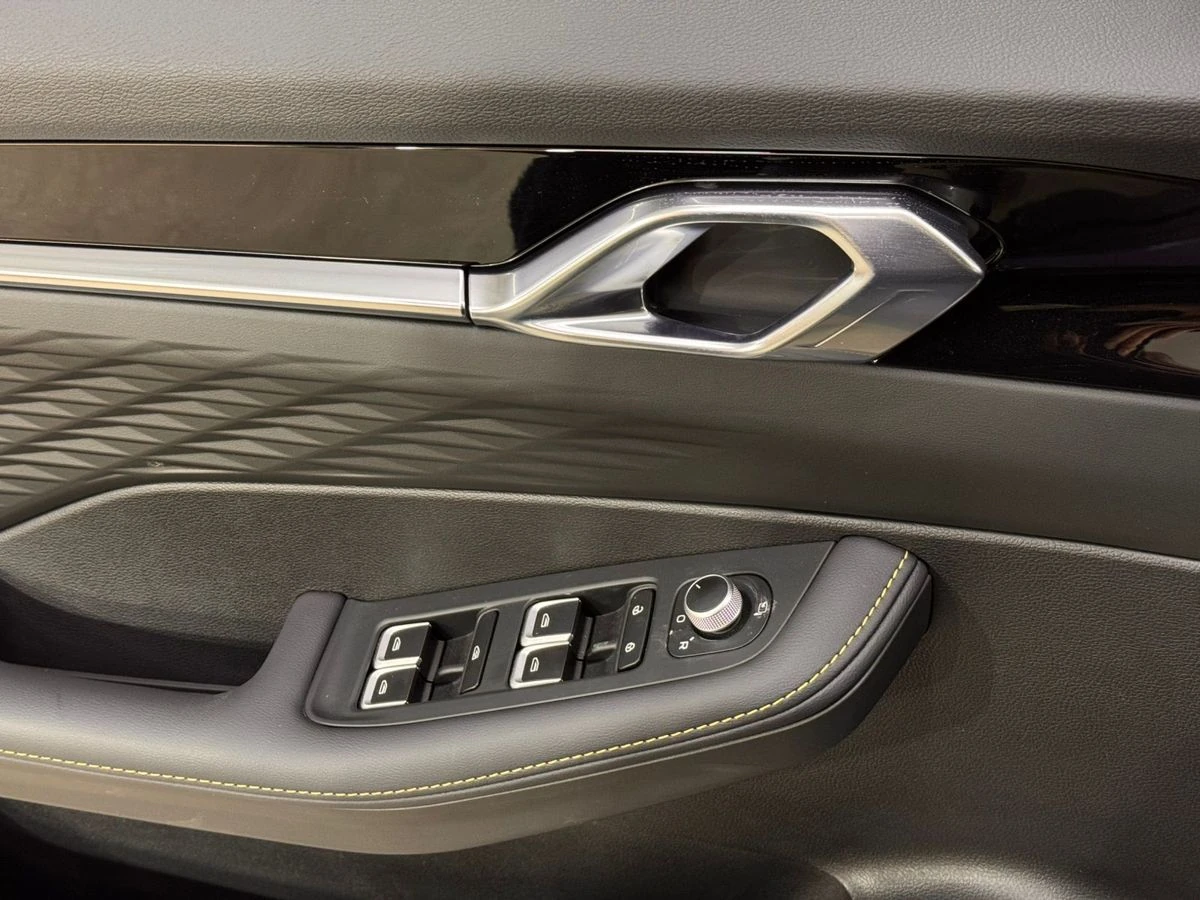 Geely Coolray, 2025г, передний привод, робот