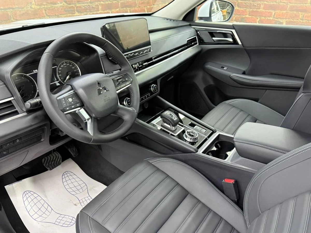 Mitsubishi Outlander, 2023г, полный привод, вариатор