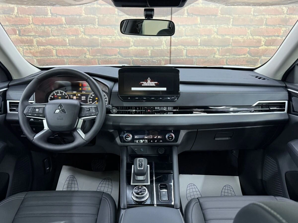 Mitsubishi Outlander, 2023г, полный привод, вариатор