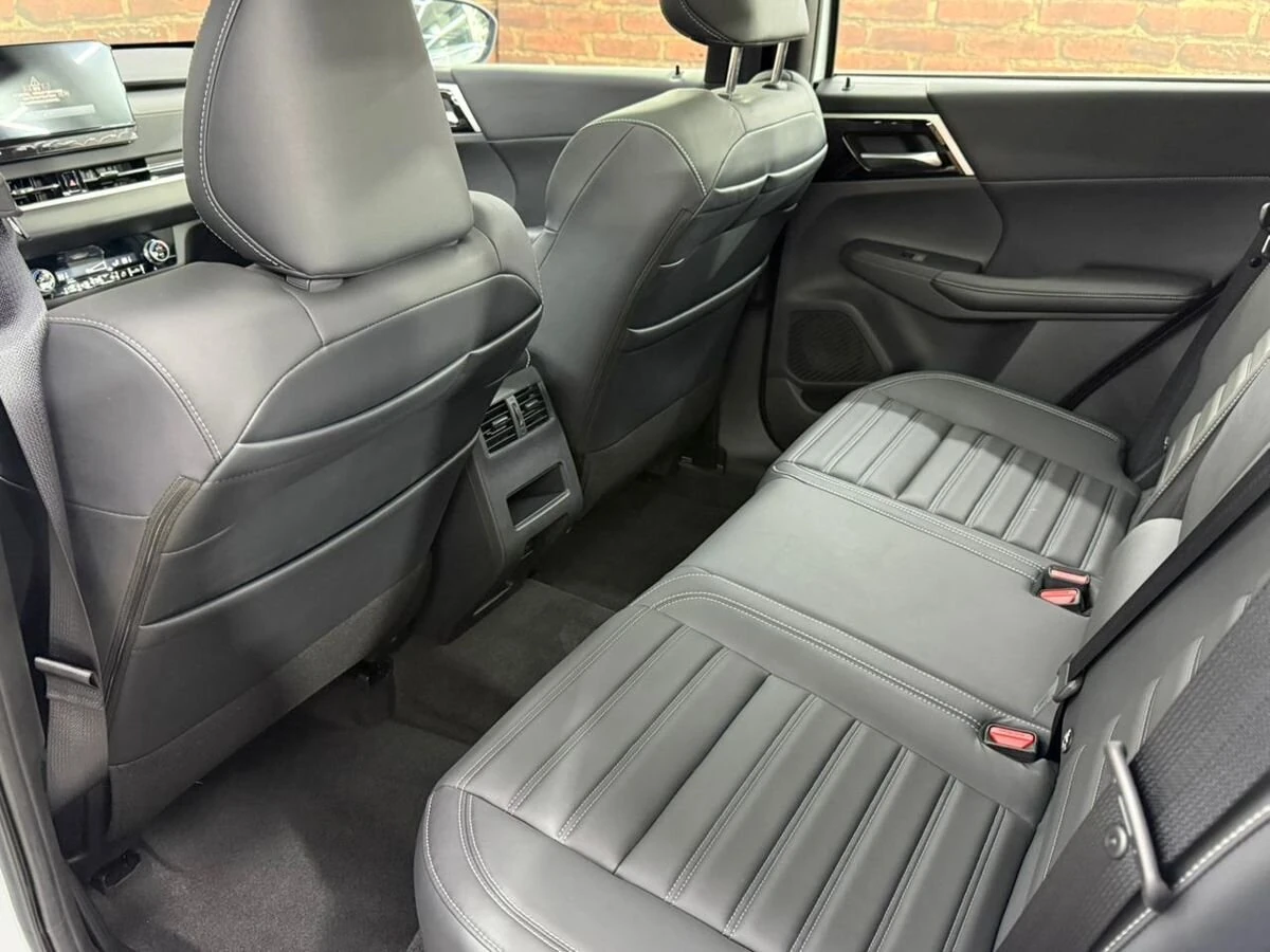 Mitsubishi Outlander, 2023г, полный привод, вариатор