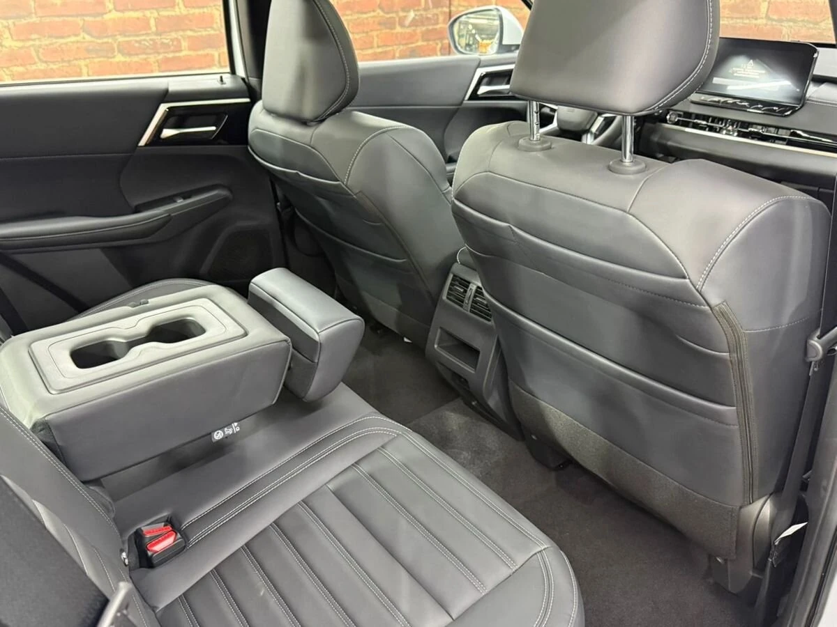 Mitsubishi Outlander, 2023г, полный привод, вариатор