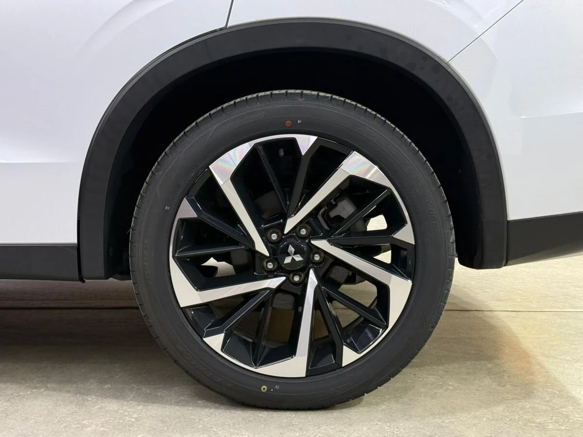 Mitsubishi Outlander, 2023г, полный привод, вариатор