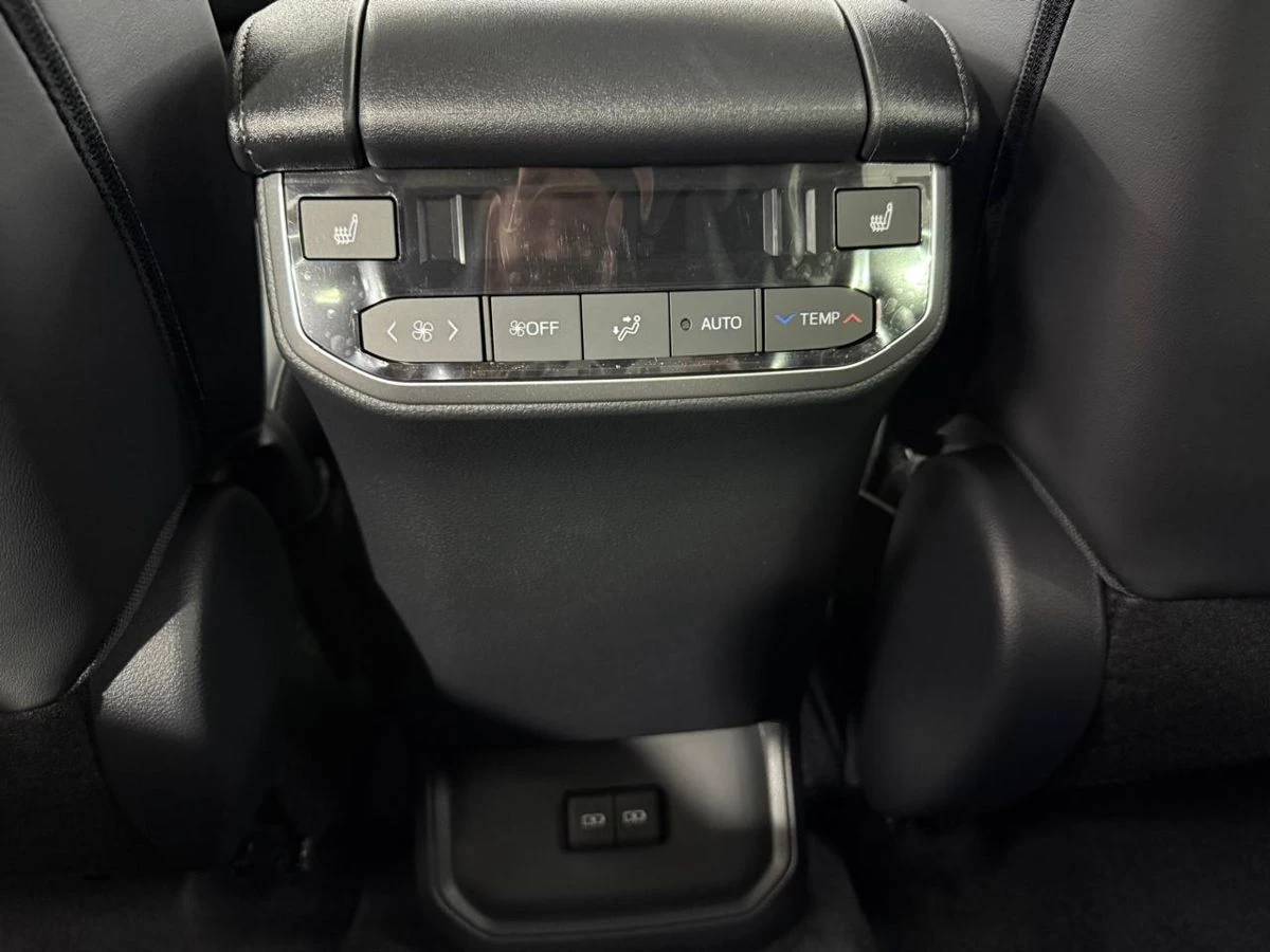 Toyota Highlander, 2025г, полный привод, автомат