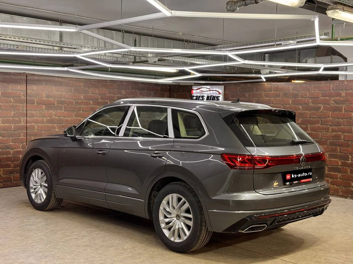 Volkswagen Touareg, 2025г, полный привод, автомат