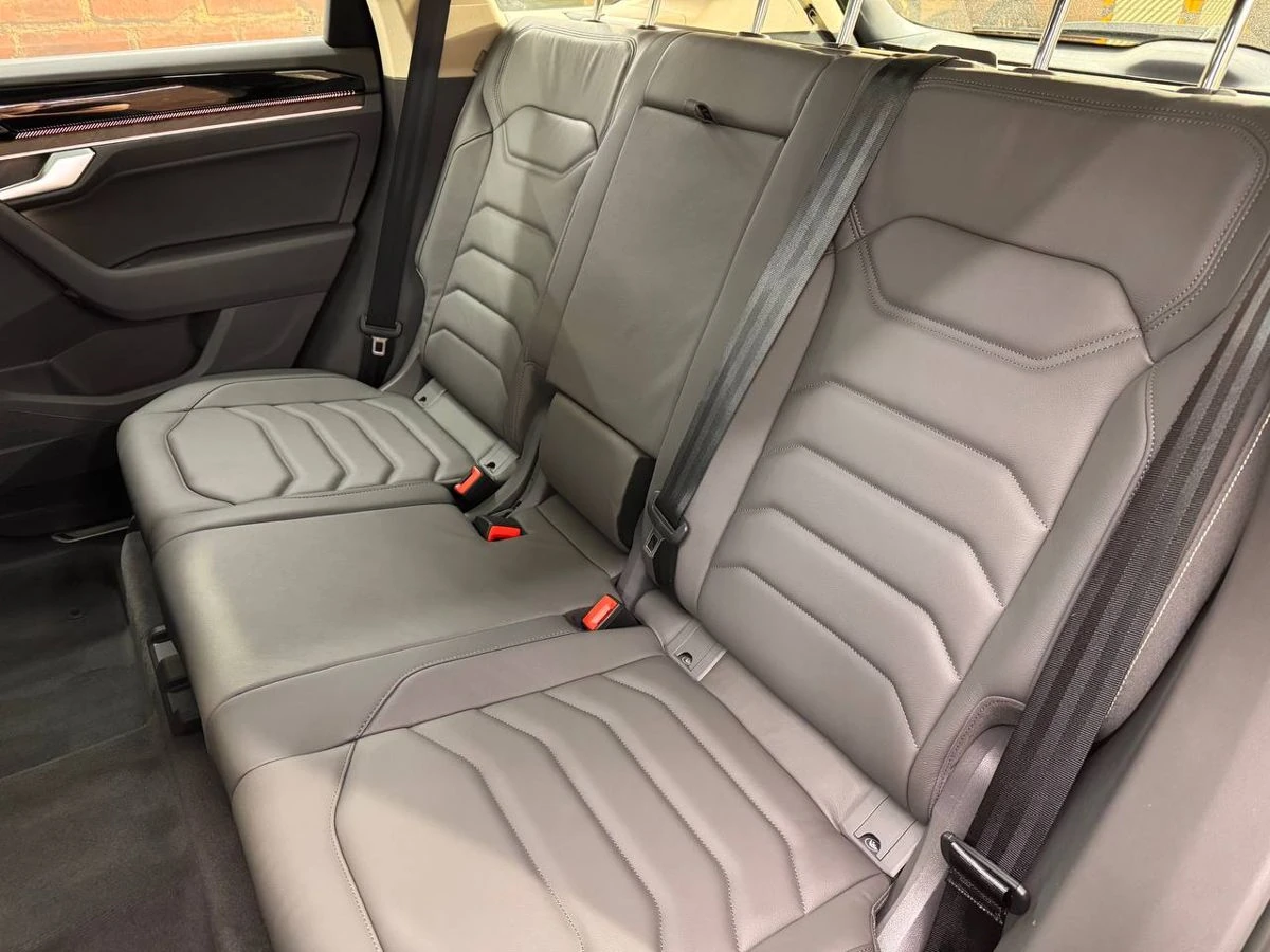 Volkswagen Touareg, 2025г, полный привод, автомат