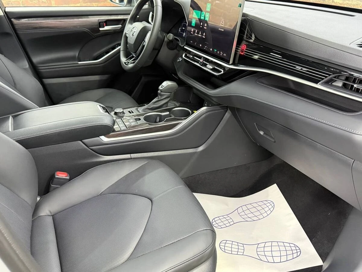 Toyota Highlander, 2025г, полный привод, автомат
