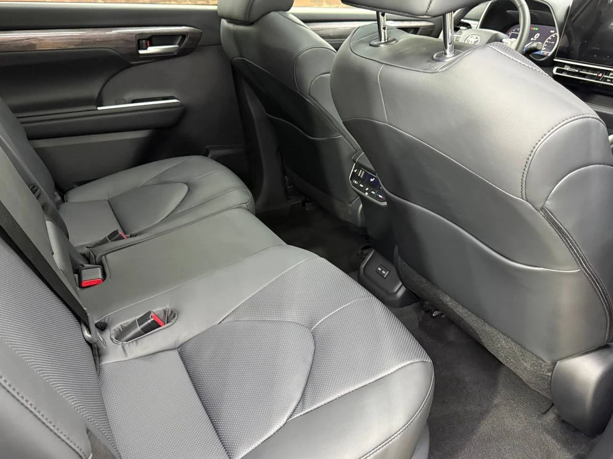 Toyota Highlander, 2025г, полный привод, автомат