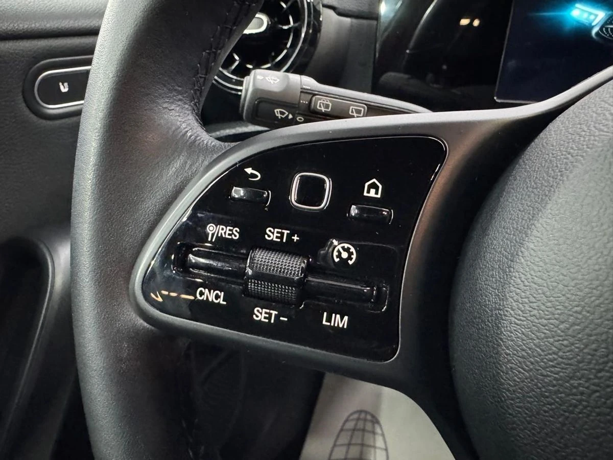 Mercedes-Benz A-Класс, 2019г, передний привод, робот