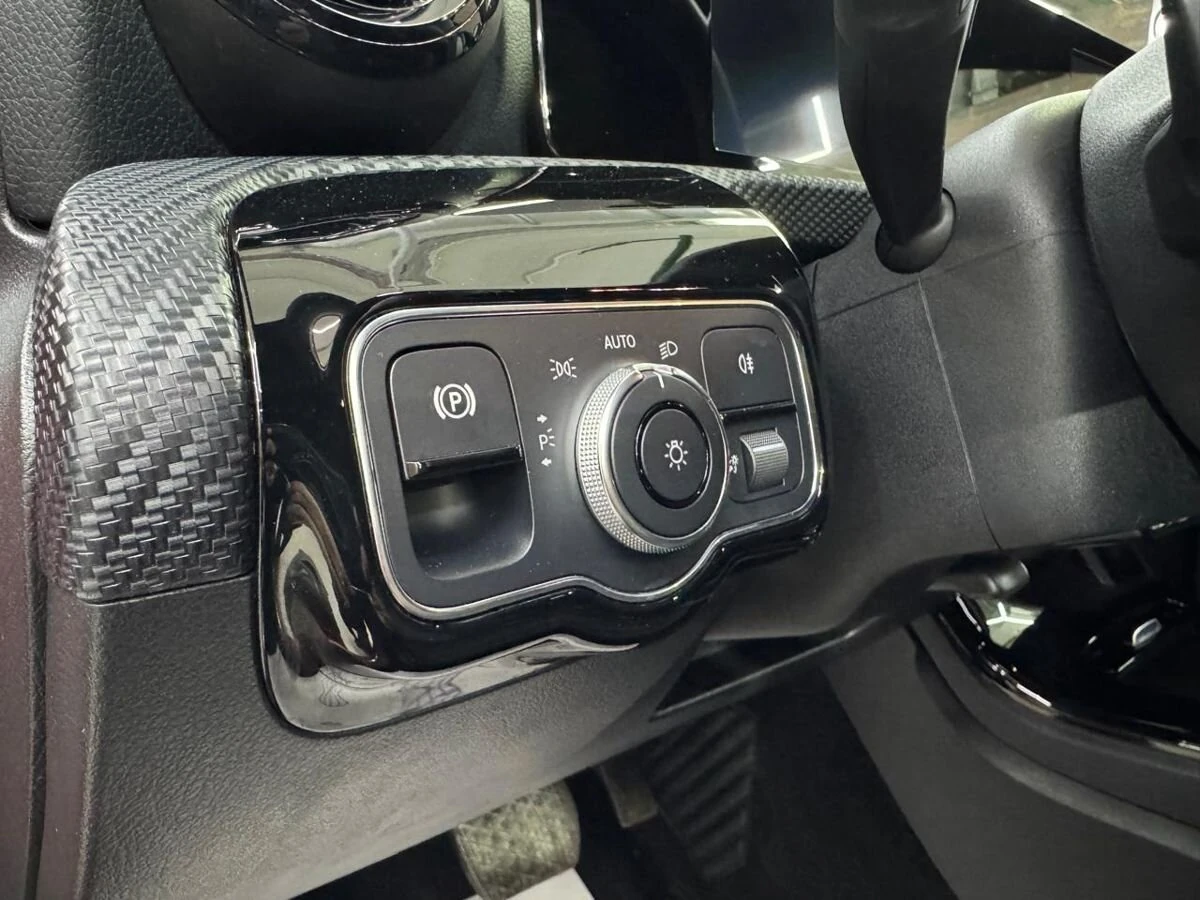 Mercedes-Benz A-Класс, 2019г, передний привод, робот