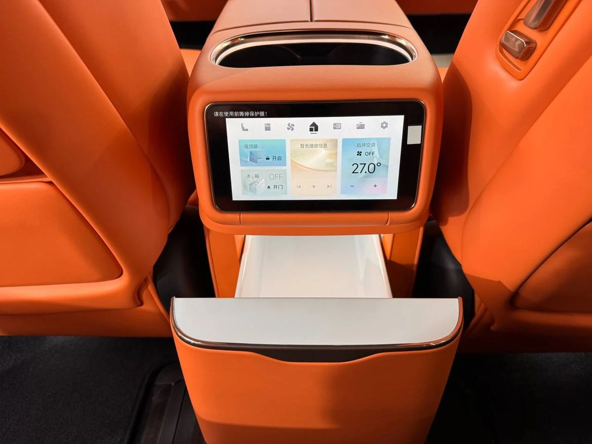 Lynk & Co 900, 2025г, полный привод, автомат