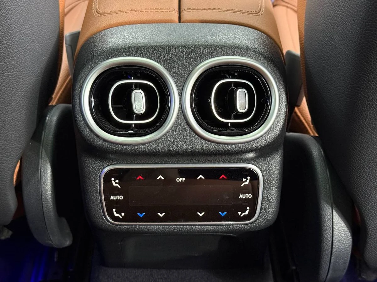 Mercedes-Benz GLC, 2023г, полный привод, автомат