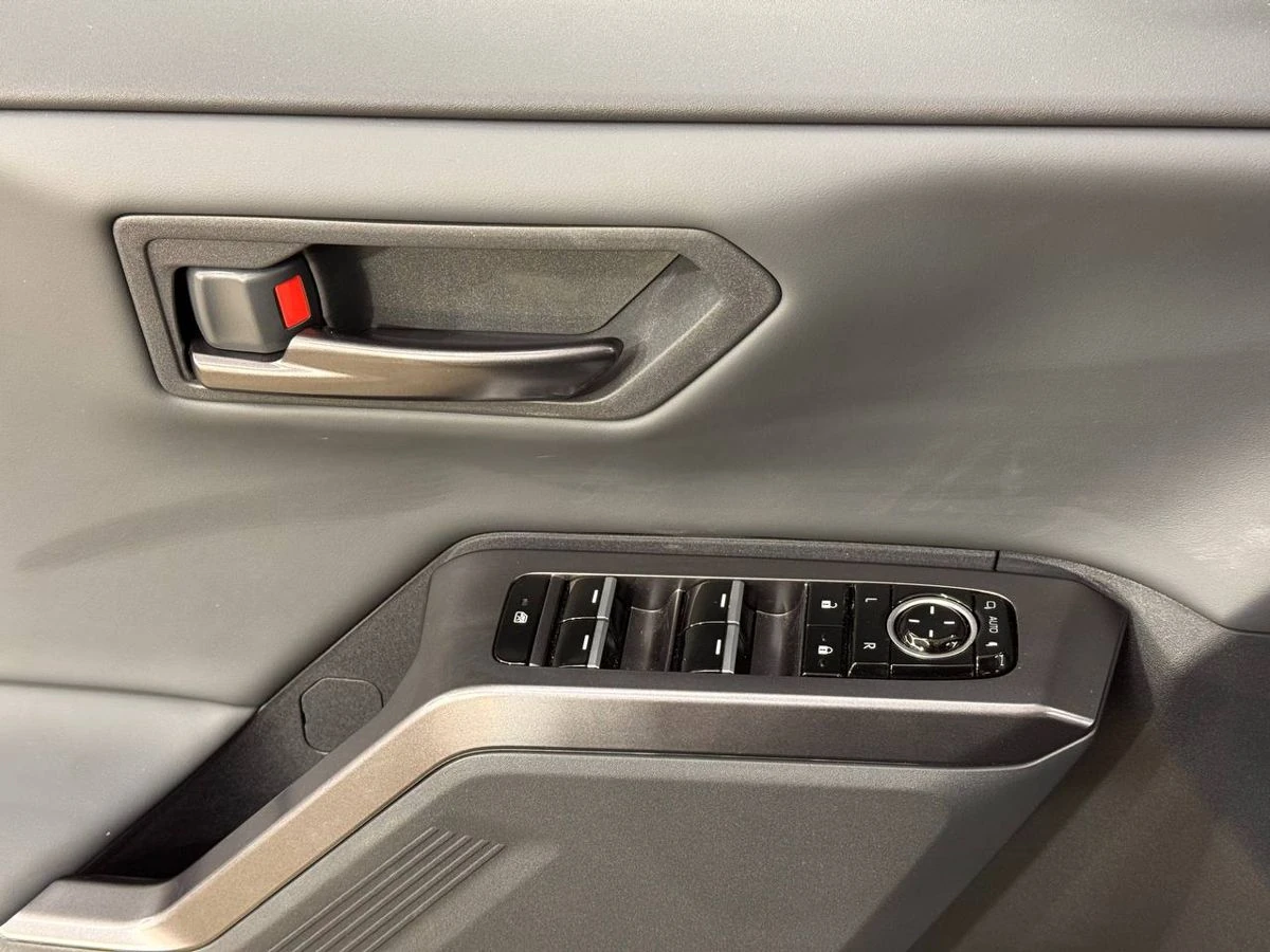 Toyota RAV4, 2025г, полный привод, вариатор