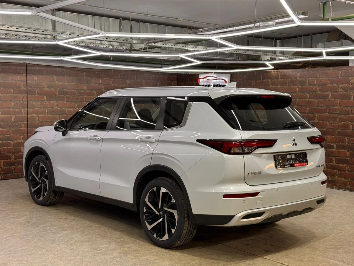 Mitsubishi Outlander, 2023г, полный привод, вариатор