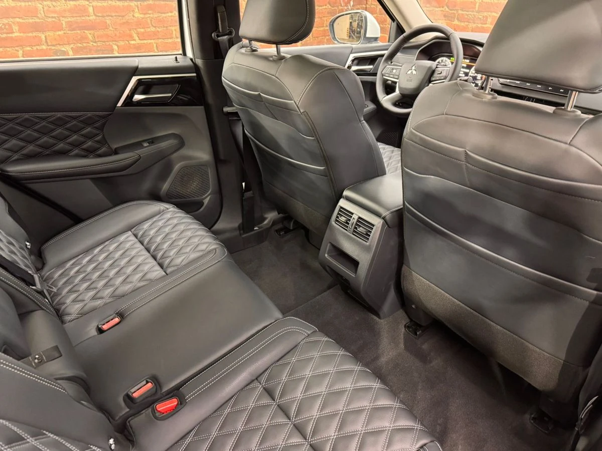 Mitsubishi Outlander, 2023г, полный привод, вариатор