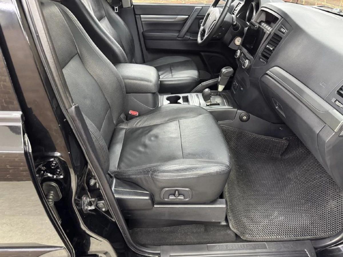 Mitsubishi Pajero, 2012г, полный привод, автомат