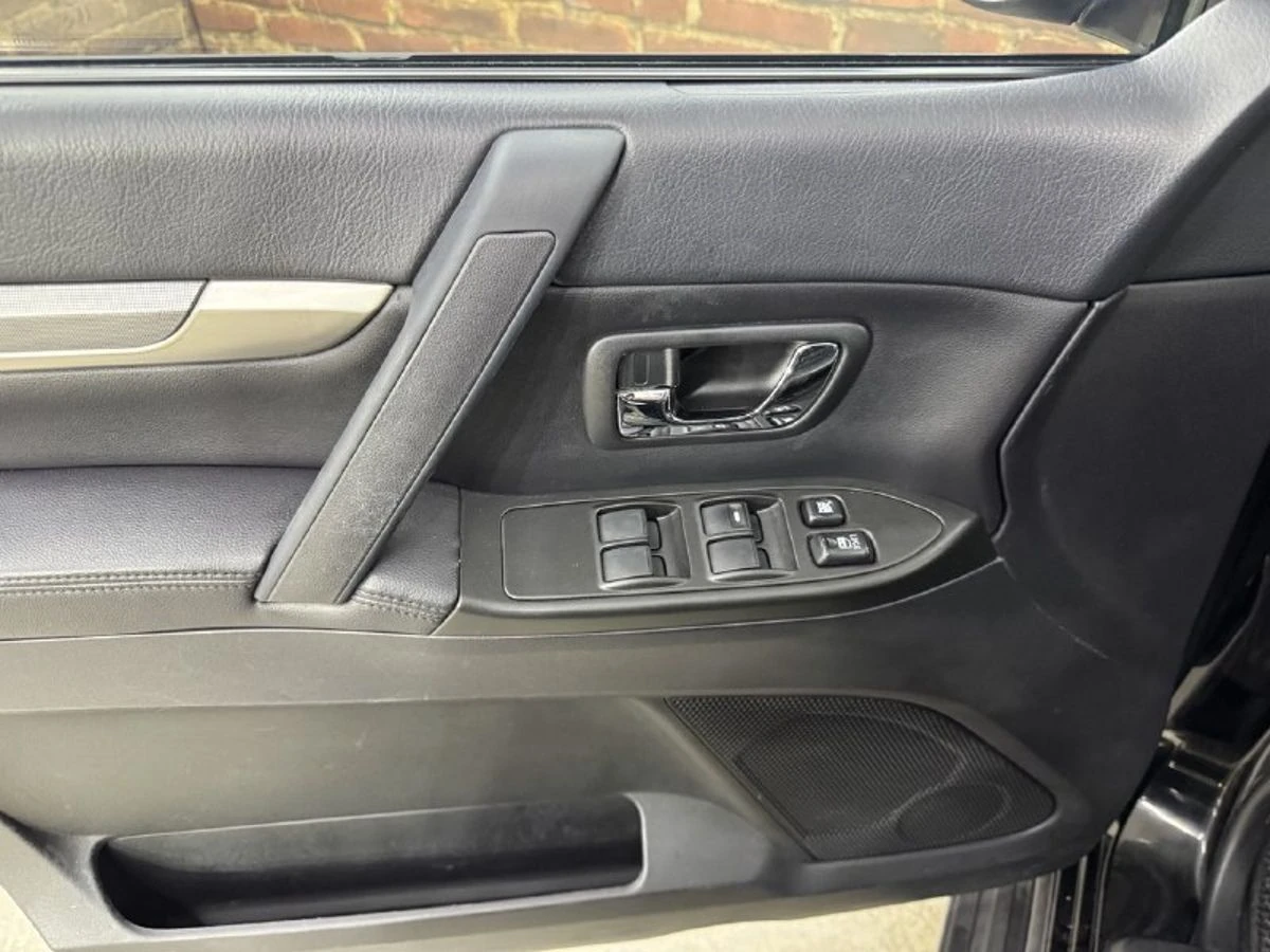 Mitsubishi Pajero, 2012г, полный привод, автомат