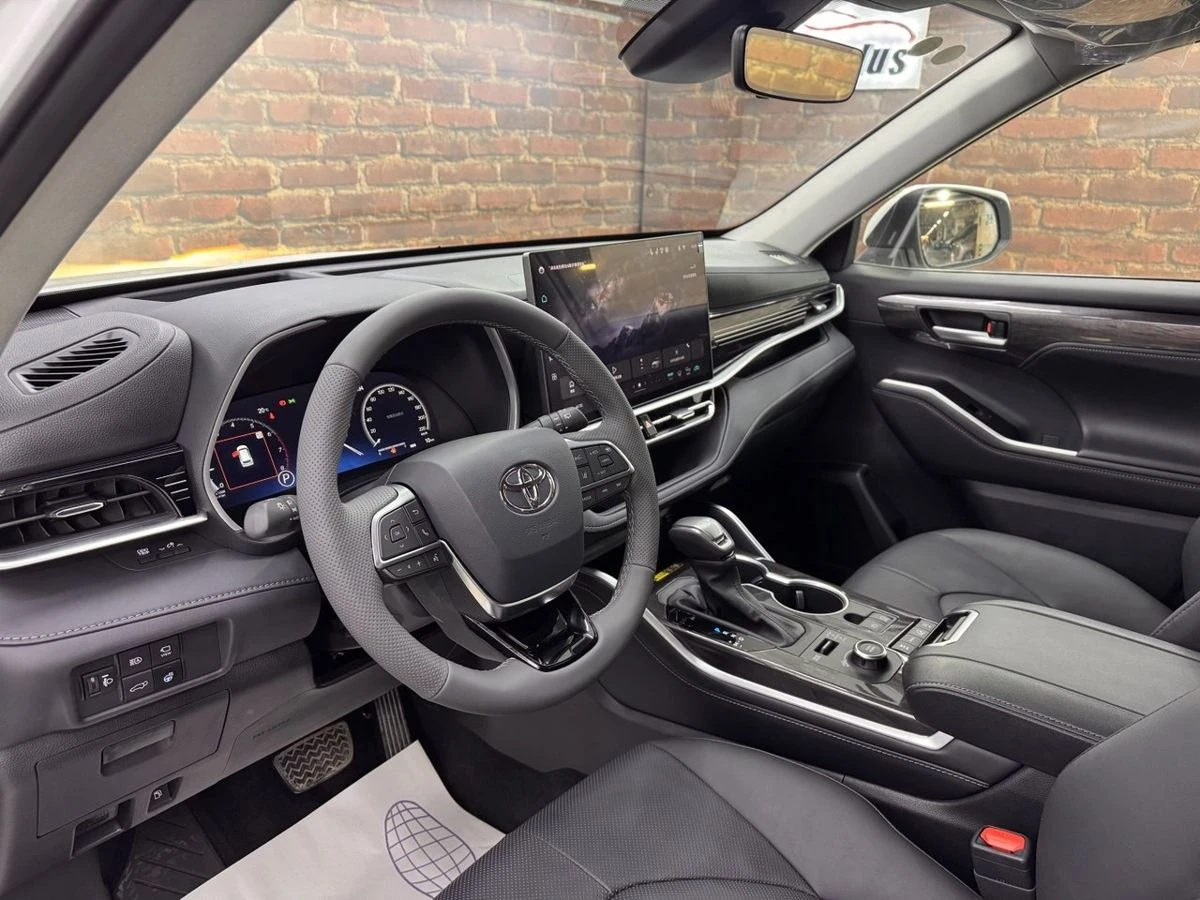 Toyota Highlander, 2026г, полный привод, автомат