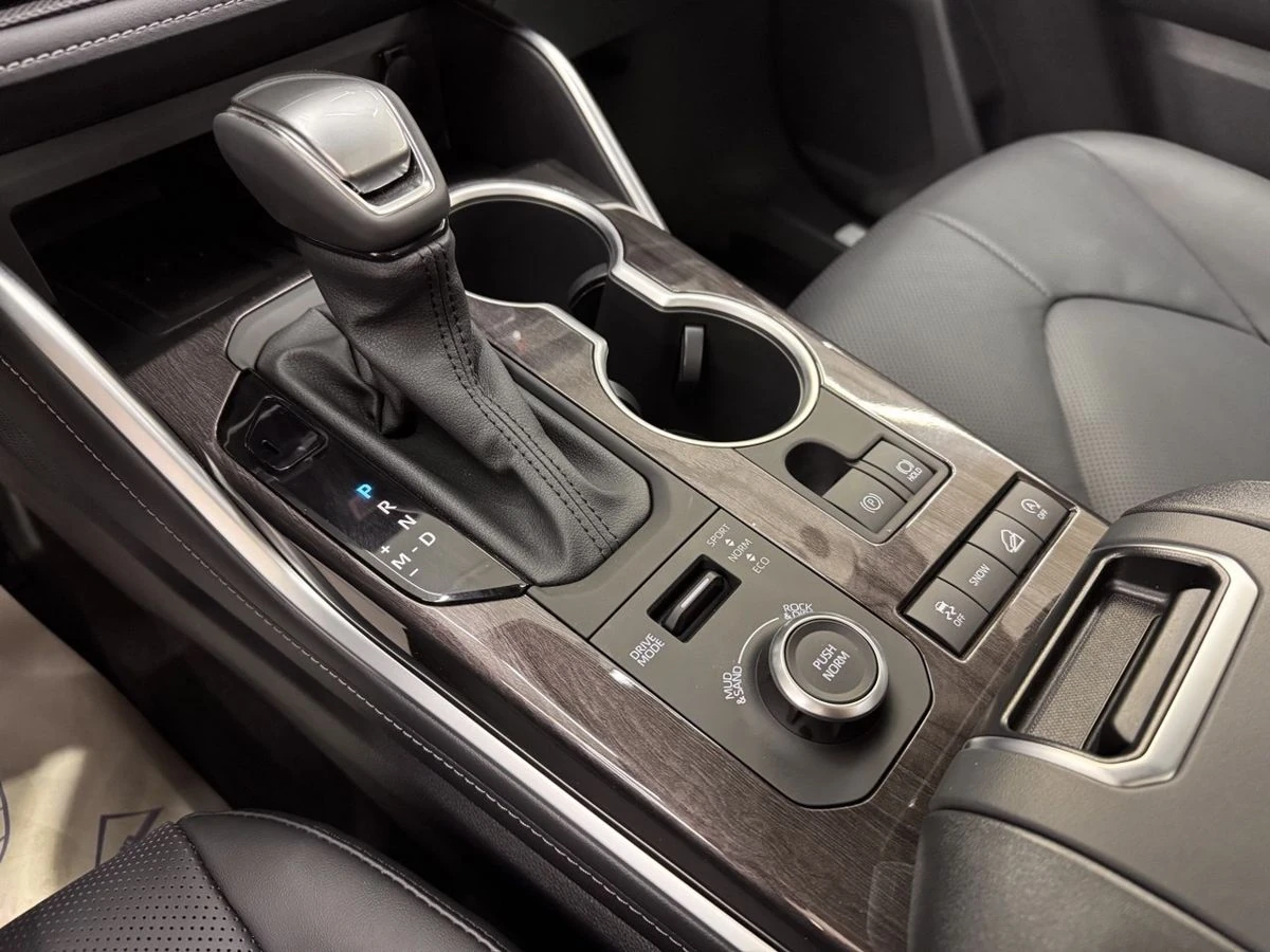 Toyota Highlander, 2026г, полный привод, автомат