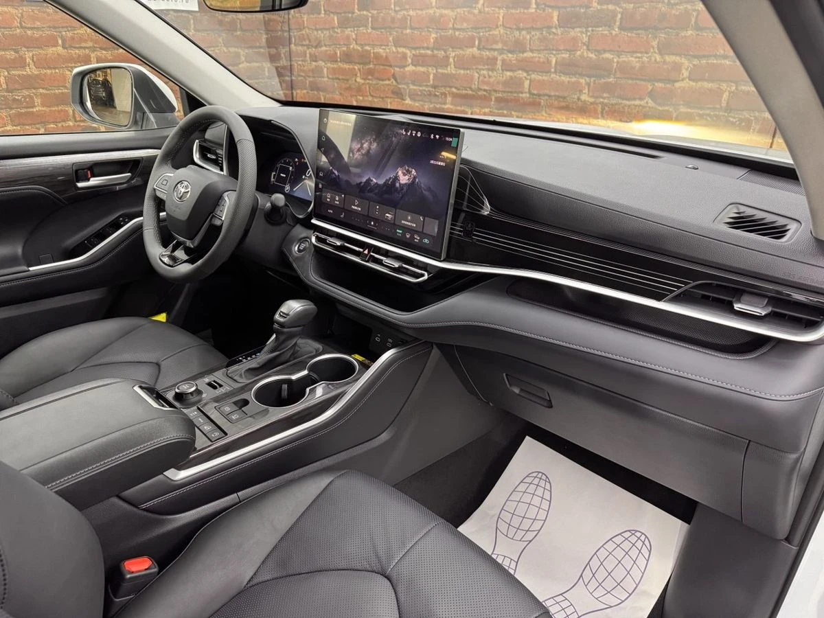 Toyota Highlander, 2026г, полный привод, автомат