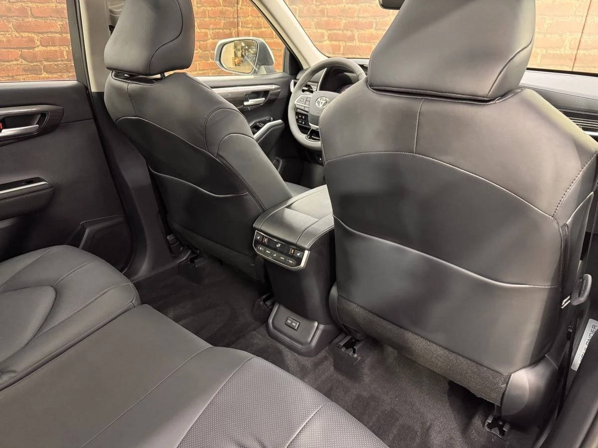 Toyota Highlander, 2026г, полный привод, автомат