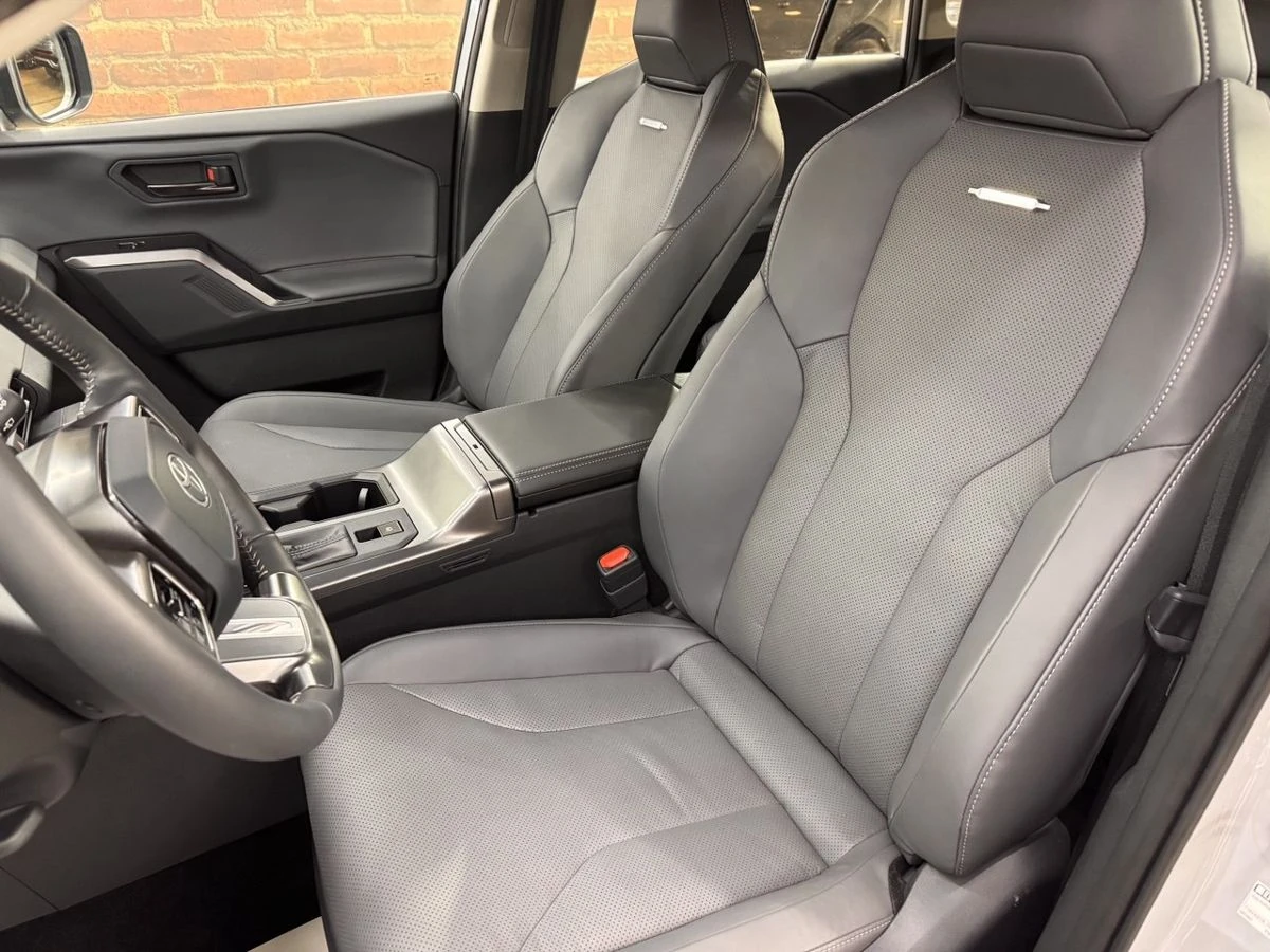 Toyota Wildlander, 2026г, полный привод, вариатор