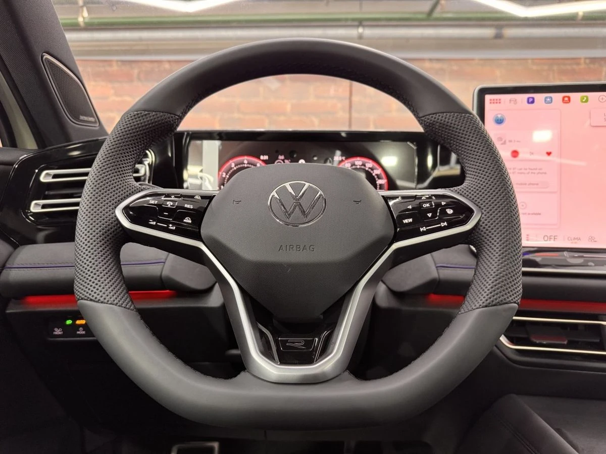 Volkswagen Tiguan, 2026г, полный привод, робот