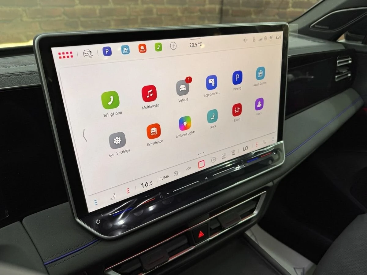 Volkswagen Tiguan, 2026г, полный привод, робот