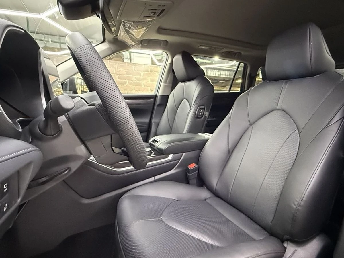 Toyota Highlander, 2026г, полный привод, автомат