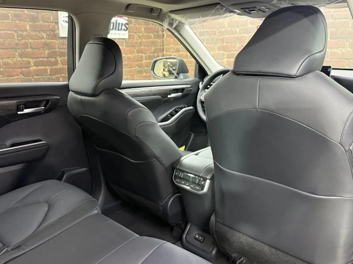 Toyota Highlander, 2026г, полный привод, автомат