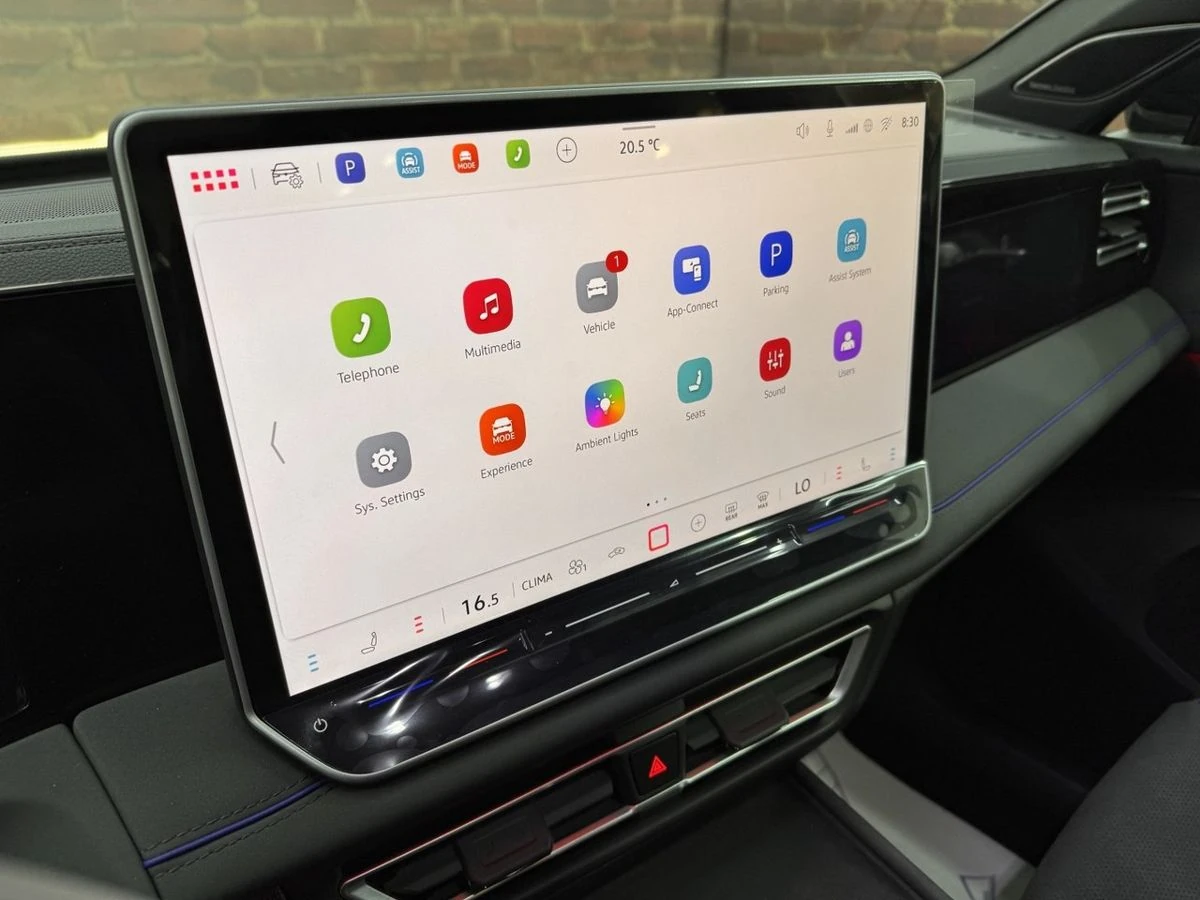 Volkswagen Tiguan, 2026г, полный привод, робот