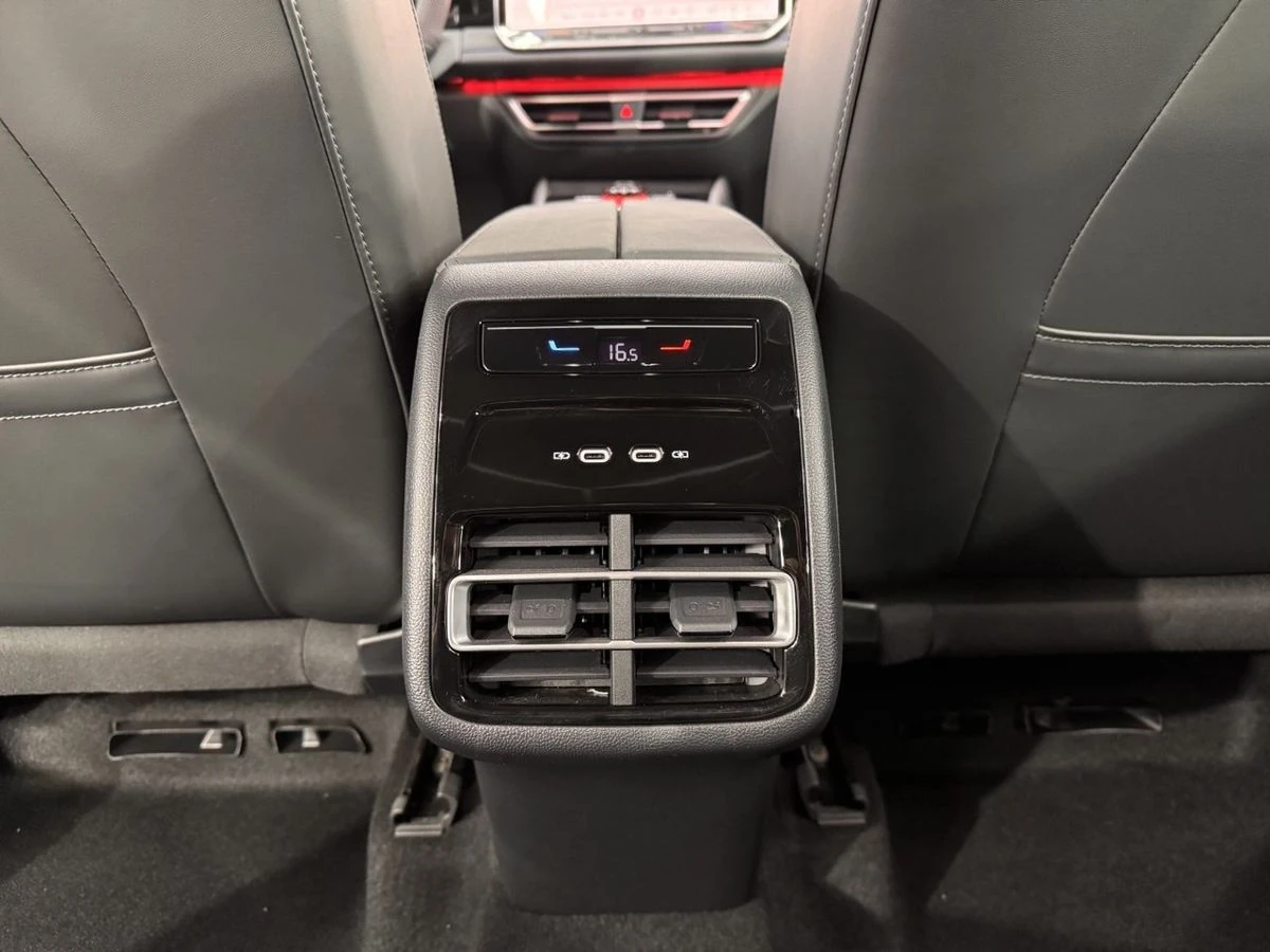 Volkswagen Tiguan, 2026г, полный привод, робот