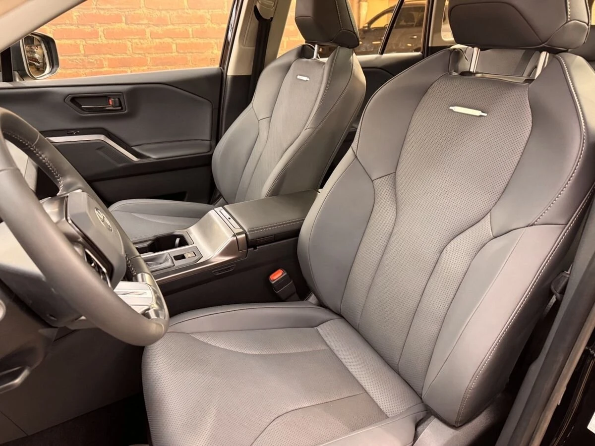 Toyota RAV4, 2026г, полный привод, вариатор