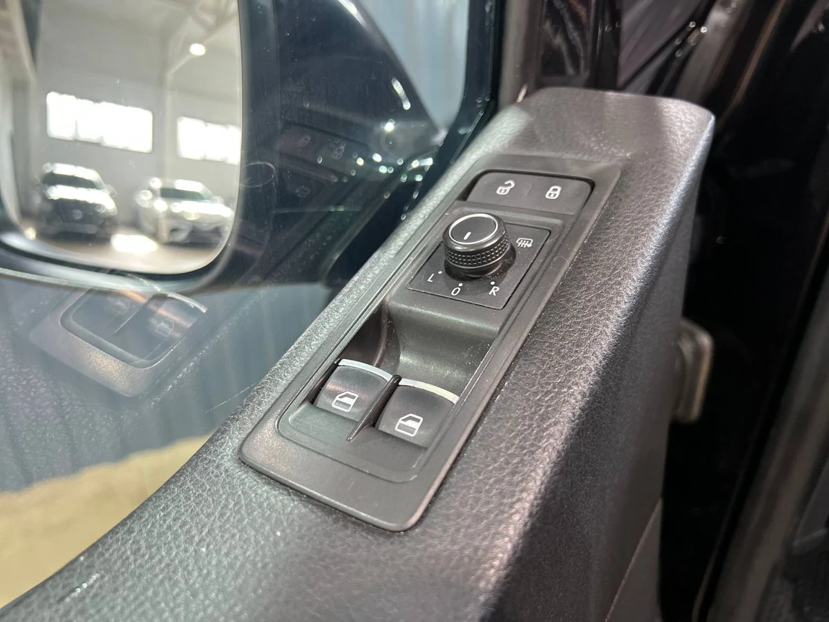 Volkswagen Multivan, 2017г, передний привод, робот