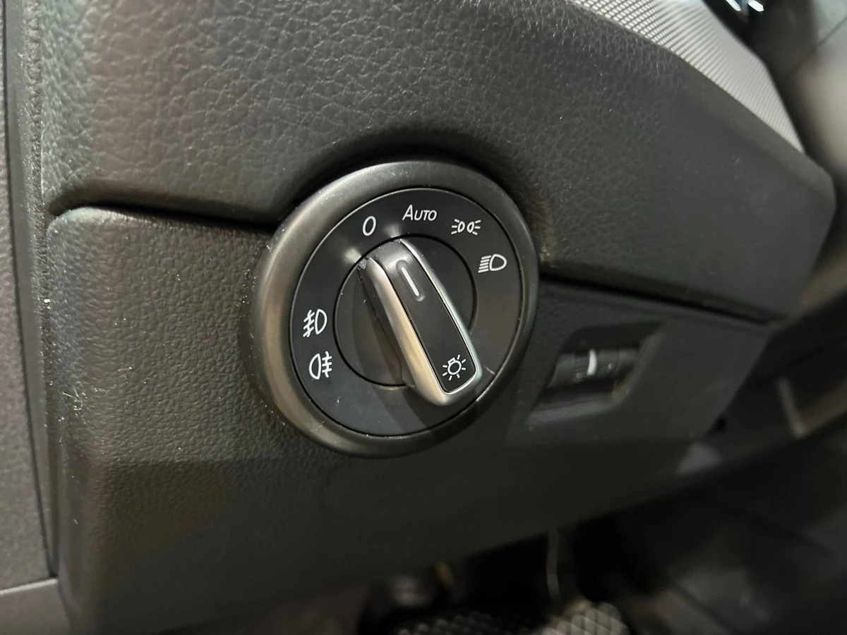 Volkswagen Multivan, 2017г, передний привод, робот