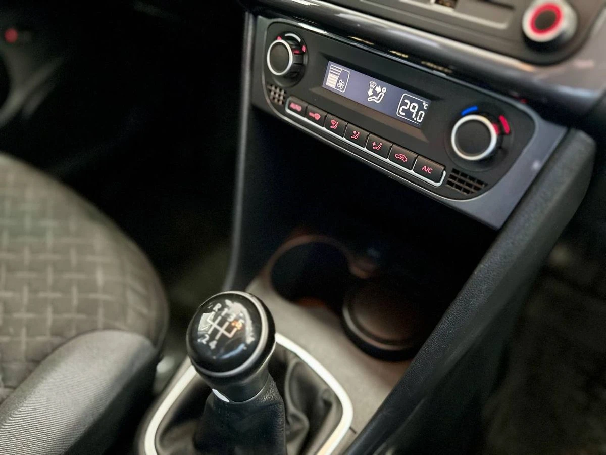 Volkswagen Polo, 2018г, передний привод, механика