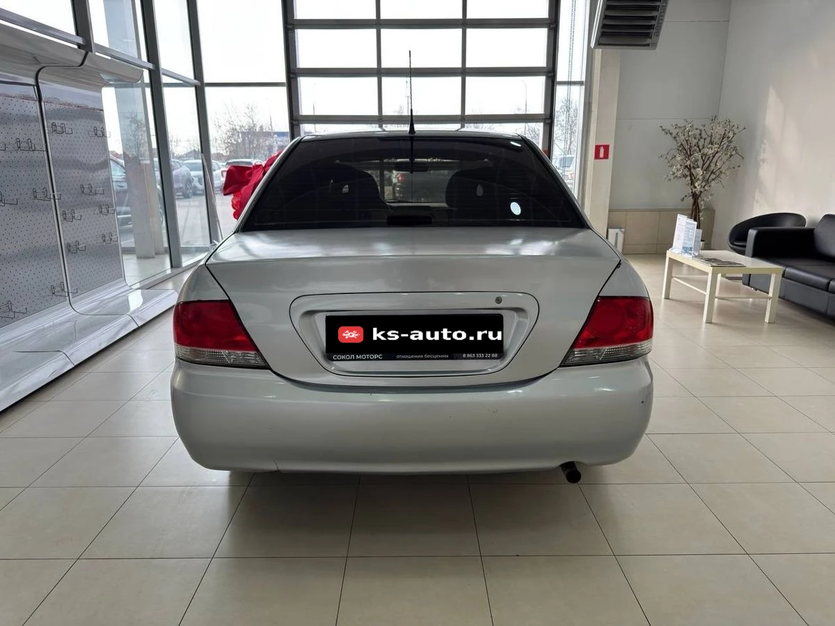 Mitsubishi Lancer, 2005г, передний привод, механика