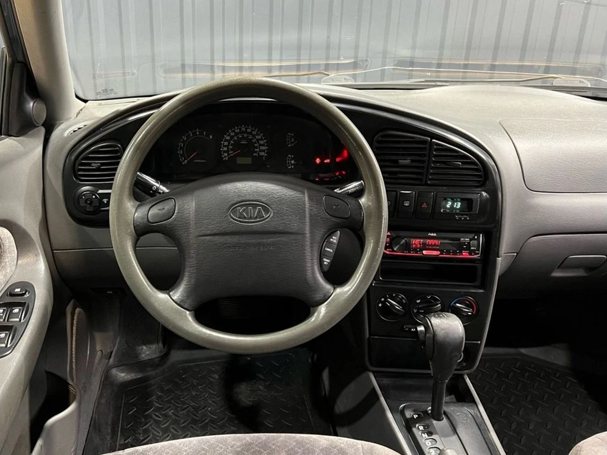 Kia Spectra, 2003г, передний привод, автомат